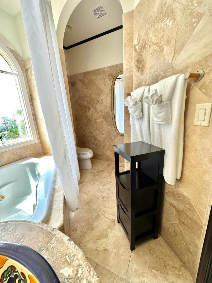 King Suite Spa Bath,1469407673:JPEG