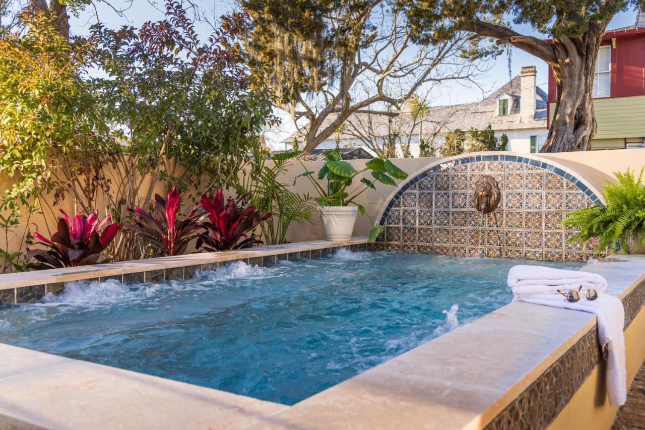 Suite with Private Pool