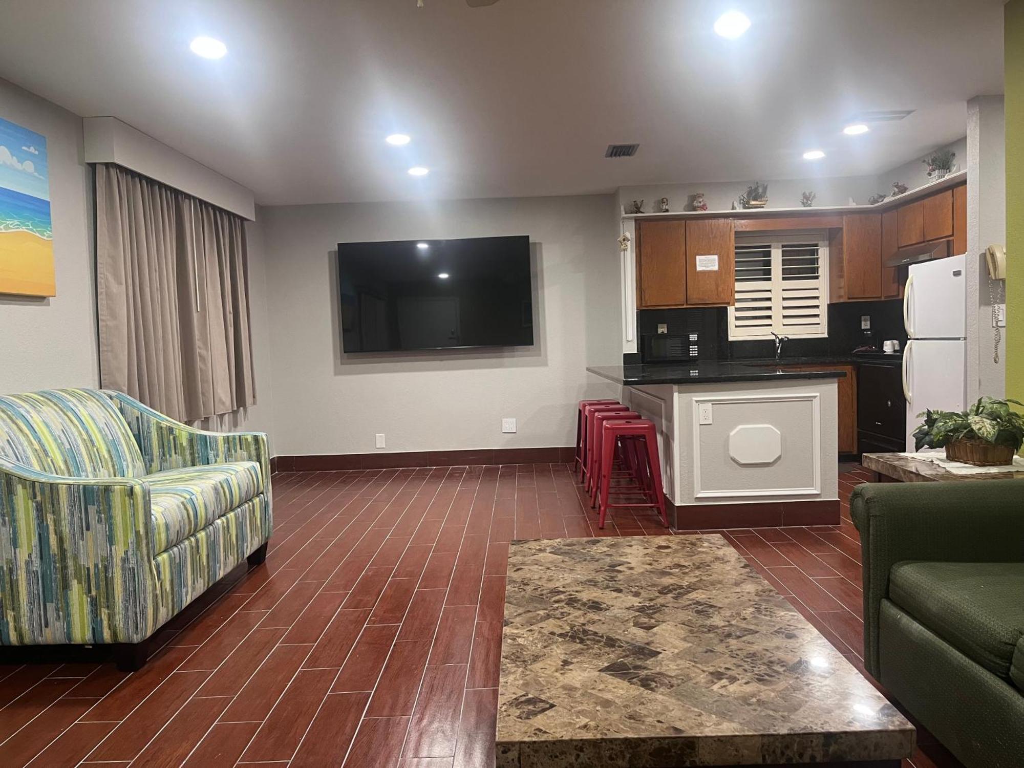 Two-Bedroom Family Suite with Two Queen Beds - Non-Smoking