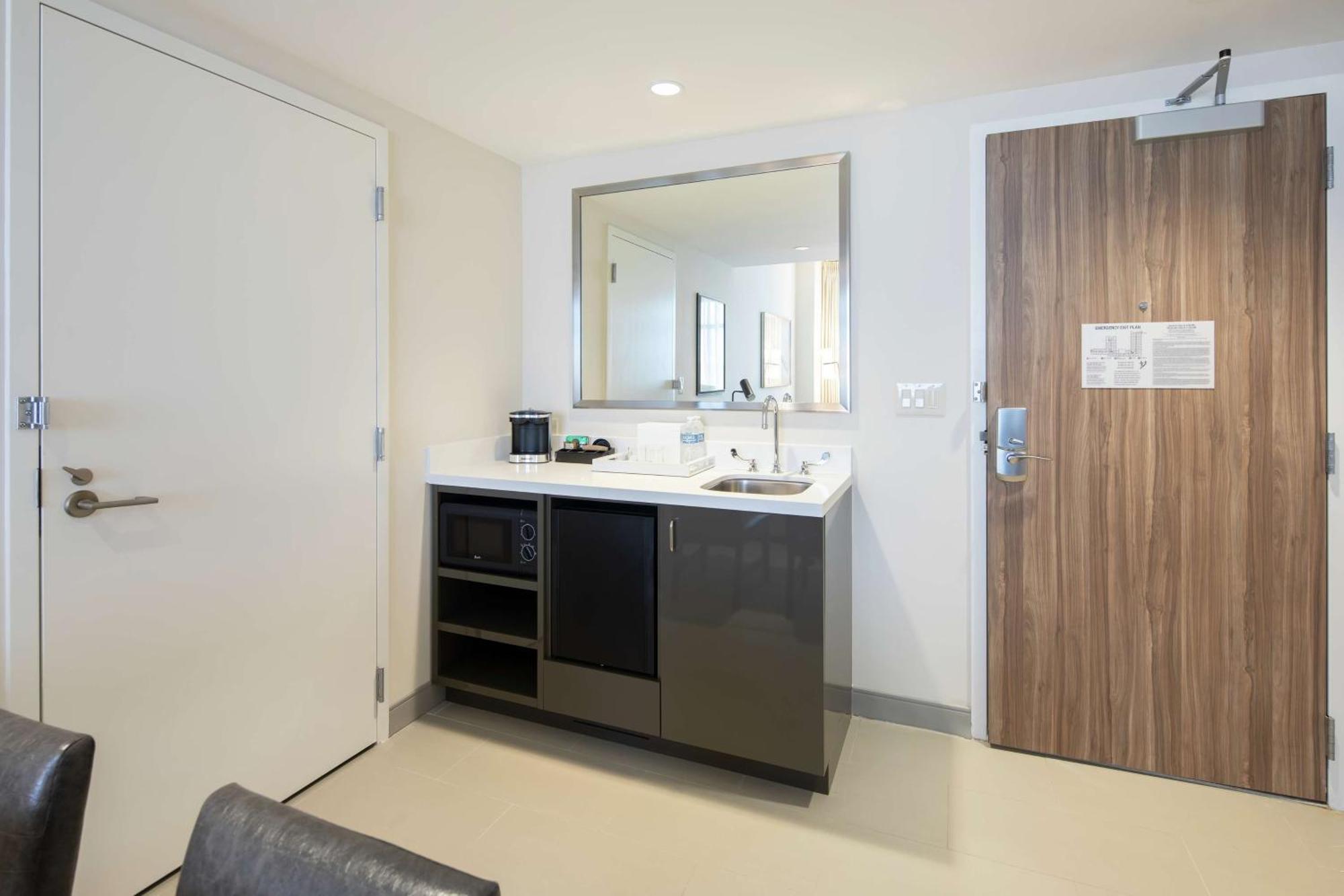 King Studio Suite