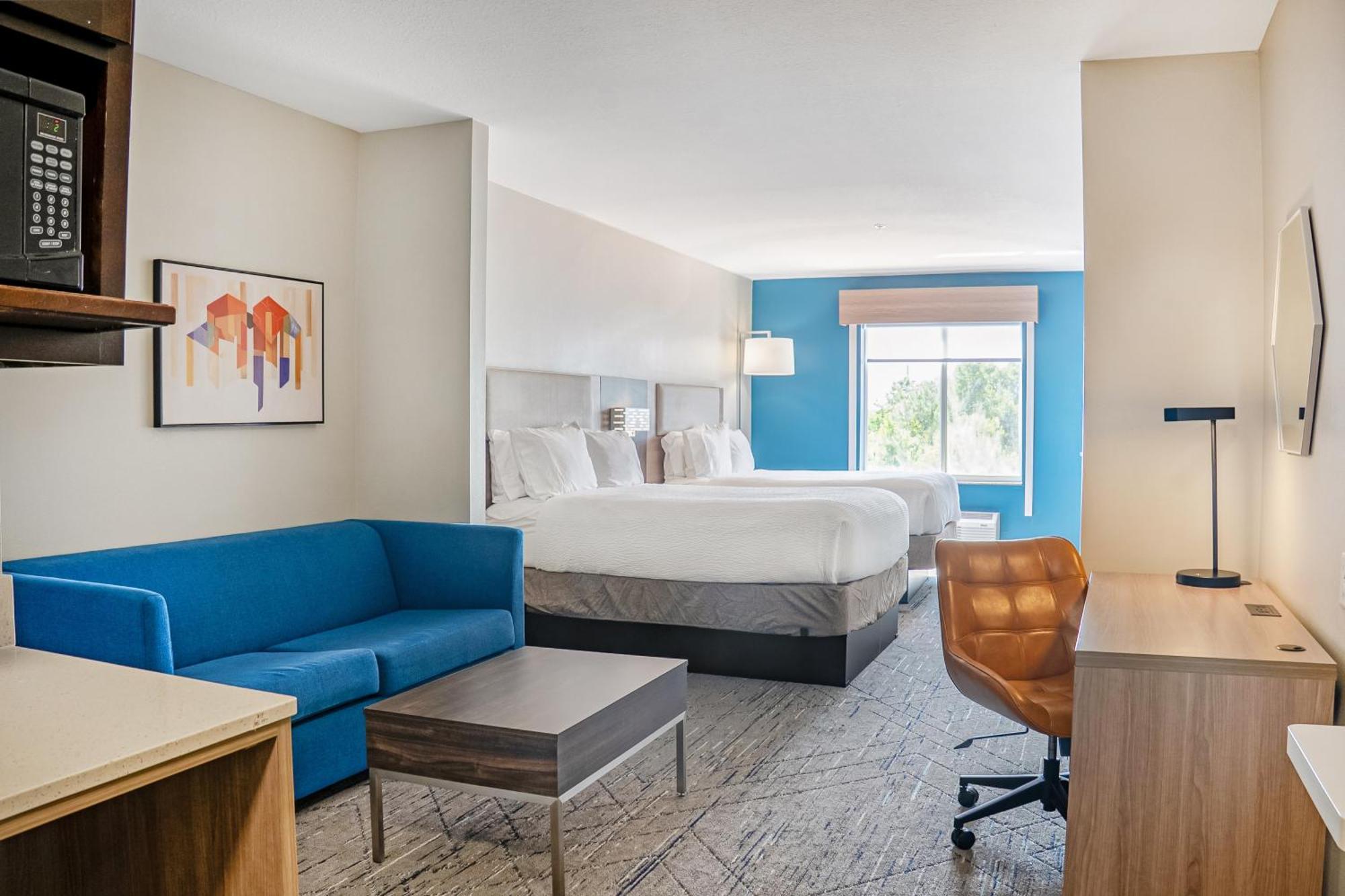 Suite with Two Beds - Non-Smoking