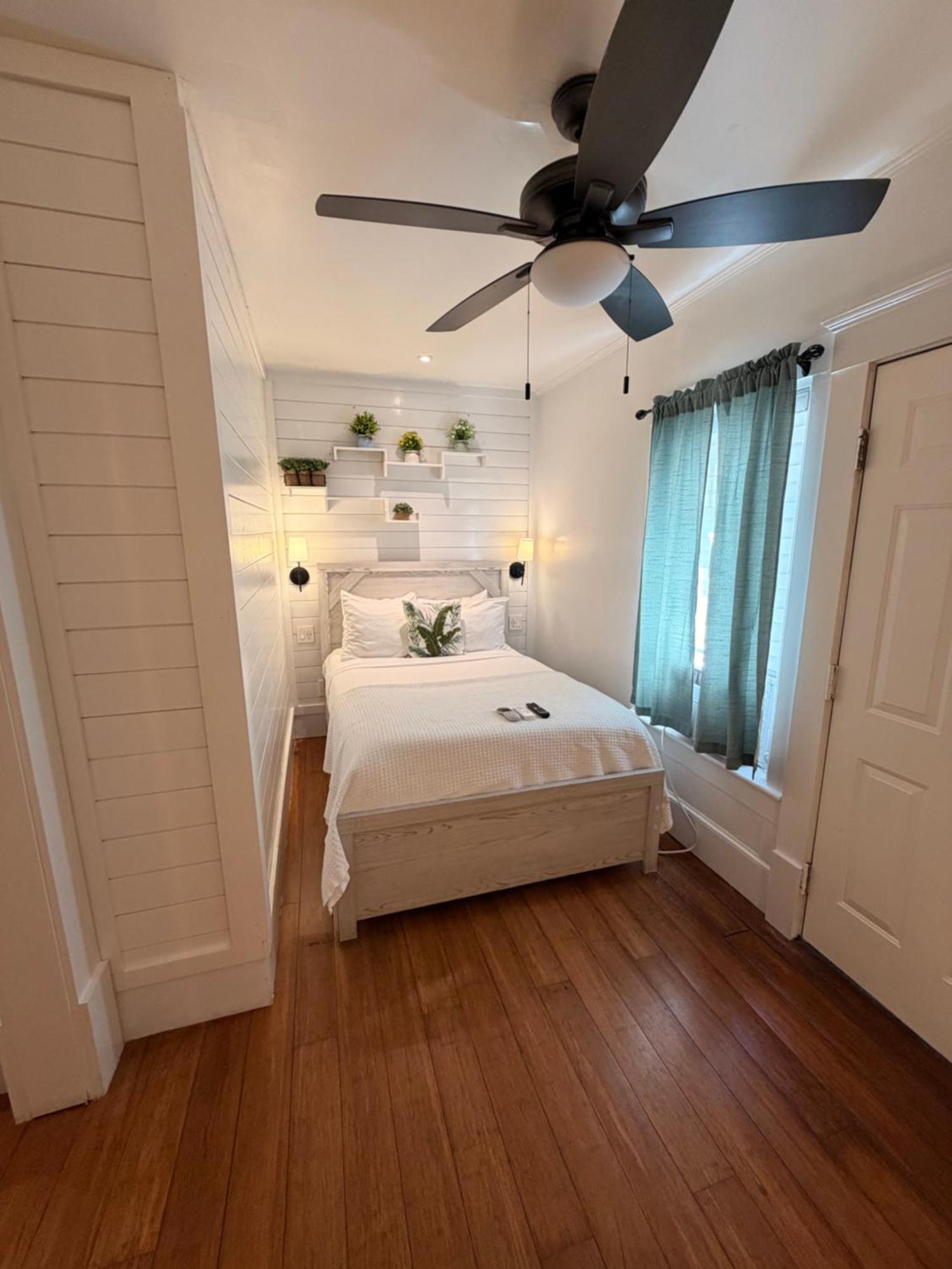 Double Room,1756731523:JPEG