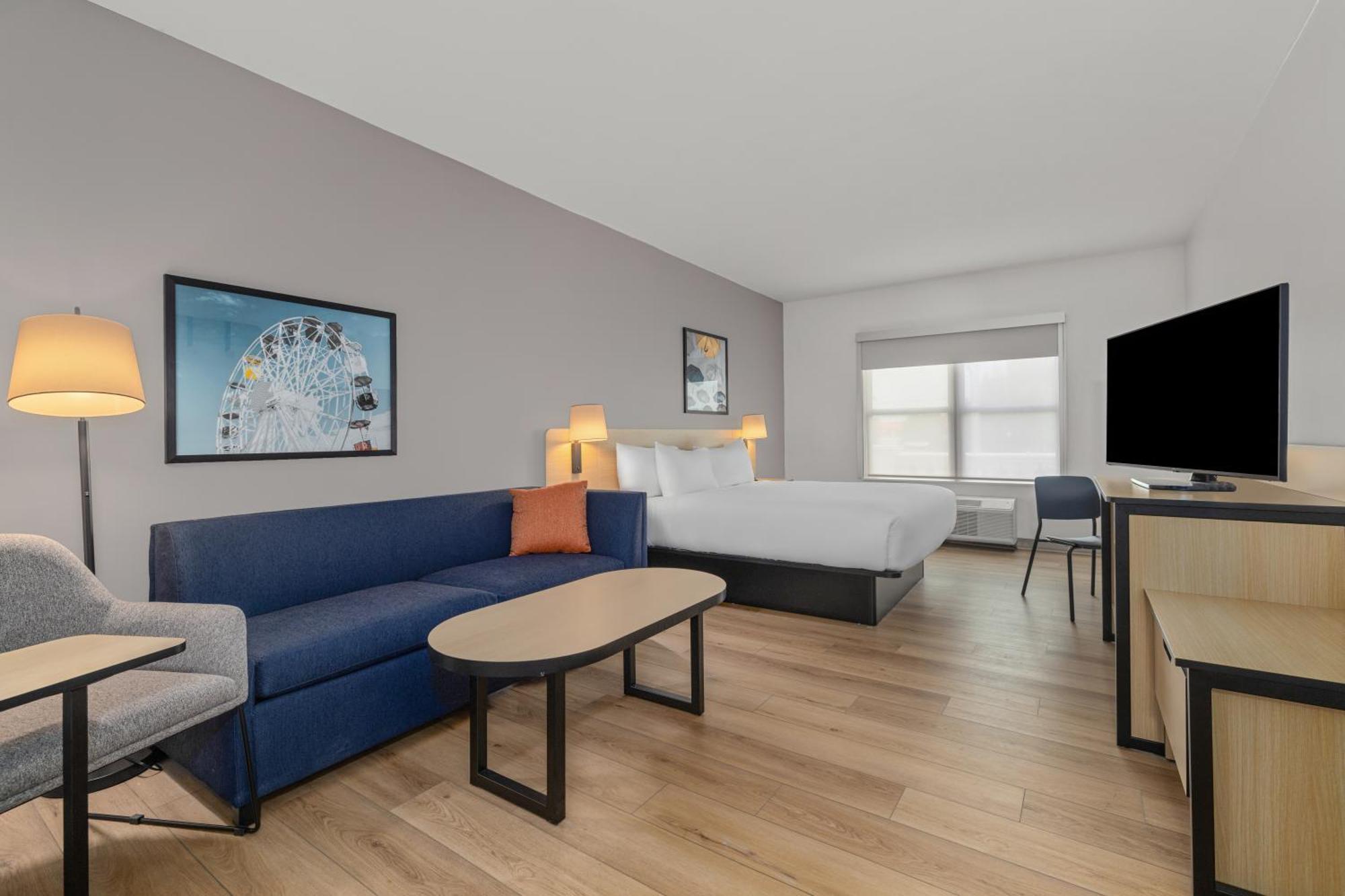 King Suite with Sofa Bed and No View