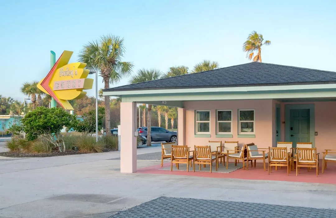 Haley'S Court Boutique Motel-1