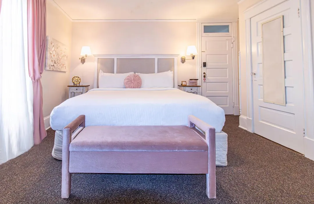Inn On Charlotte Boutique Hotel-1